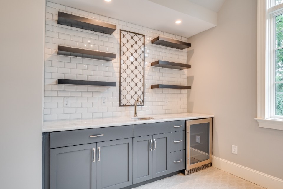 DOOR STYLE: Eudora Colony | COLOR: Creekstone