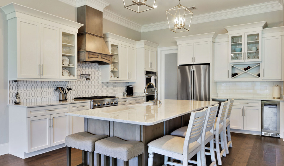 Kith Door Style: Benton Color: Alabaster Island: Shelby Color: Ash