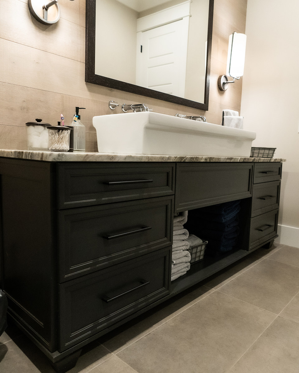 Door Style/Color: Carolina in Midnight Brush Brown