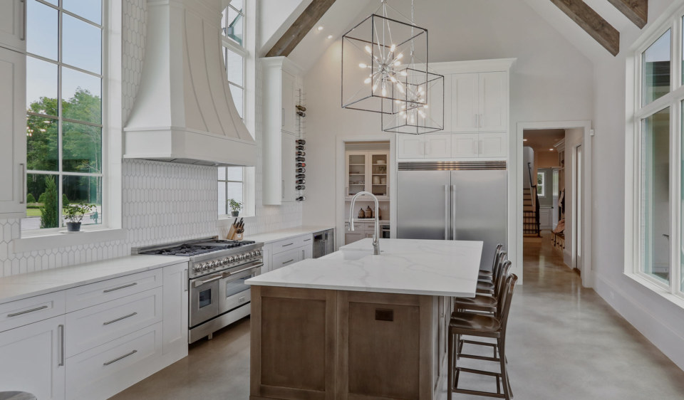 Door Style/Color: Homestead II | Color: Bright White and Island Maple Natural Vintage