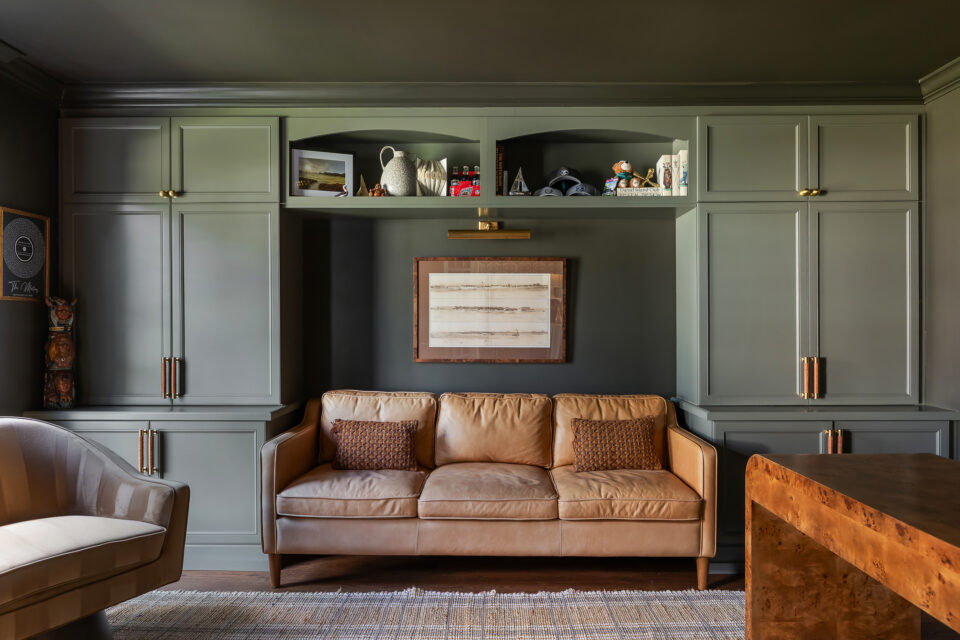 Created by Jilco Kitchen & Bath - Charleston, SC and Photo by Jaclyn King Door Style/Color: Brighton Door style in Thunder